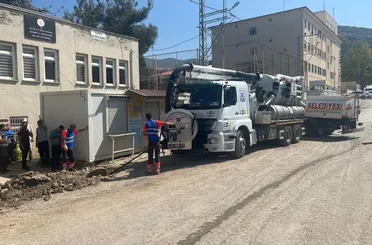 Konya Osmaniye’de Altyapı Hasarlarını Onarıyor
