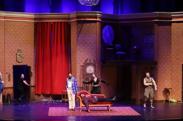 Konya Şehir Tiyatrosu “Yoldan Çıkan Oyun” Adlı Oyunu Sahneledi 