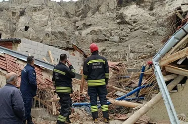 Konya Selçuklu ‘da Kaya Düşmesi: 1 Ahır Çöktü, Hayvanlar Mahsur Kaldı!