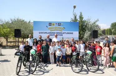 Konya’da 40 Gün Sabah Namazına Gelen 13 Bin 91 Çocuğa Bisiklet Hediyesi
