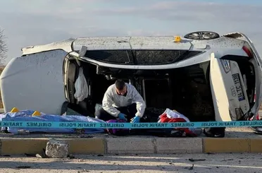 Konya'da Feci Kaza! Otomobil Refüje Çarpıp Takla Attı: 3 Kişi Öldü