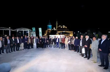 Konya’da Mevlana’nın Huzurunda Şiir Gecesi: 15. Uluslararası Şiir Şöleni Gerçekleştirildi