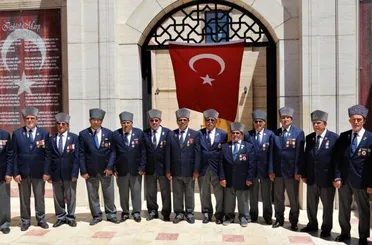 Konya’da Muharip Gaziler FETÖ’yü lanetledi