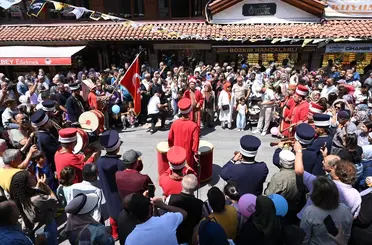 Konya’da Tarihi Çarşılarda Alışveriş Şöleni Başladı: Yüzde 30’a Varan İndirim