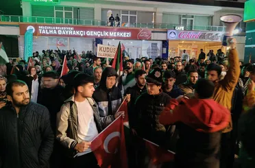 Konya'da üniversiteli gençler İsrail'i protesto etti