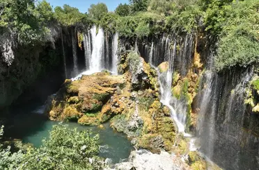 Konya’nın Doğal Cenneti Yerköprü Şelalesi Yazın Ziyaretçi Akınına Uğruyor