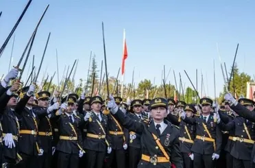 Korsan Yemin Soruşturmasında 5 Teğmen ve 3 Disiplin Amirine İhraç Kararı!