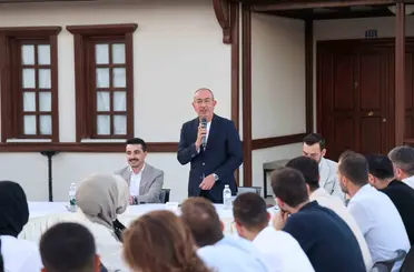 Meram’da Gençlik Buluşması: Başkan Kavuş, Gençlerin Gelecek Vizyonunu Dinledi