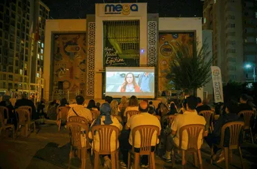 Meram’da Yıldızların Altında Sinema Keyfi