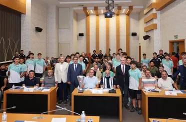Şampiyon U15 Takımı Selçuklu Belediye Meclisi’nde Alkışlarla Karşılandı