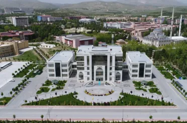 Selçuk Üniversitesi'nden öğrencilere zorla oruç iddiasına yalanlama!