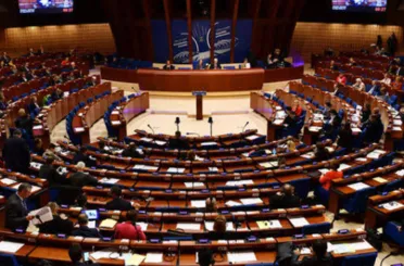 "Türkiye’nin FETÖ ile mücadelesini hedef alan bu zihniyet demokrasi adına kara bir lekedir"