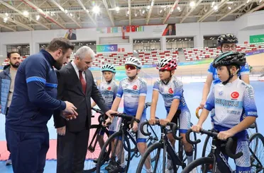 Vali Akın'dan Konya Olimpik Veledromu'na Ziyaret: "Türk Bisikletinde Yeni Şampiyonlar Yetişecek"