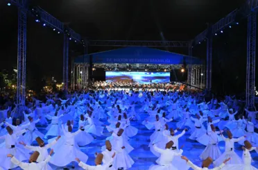 Vuslatın 750. Yılında 750 Semazen Sultanahmet Meydanı’nda Sema Ayin-i Şerifi Gerçekleştirdi