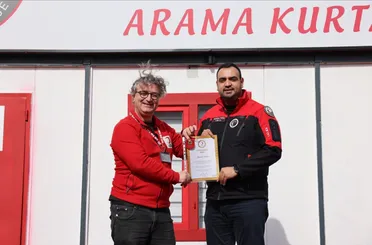 Yaren Derneği Başkanı Abdullah Yağcı’ya Türk Kızılay’dan Altın Madalya 