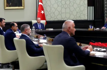 Yeni kabine bugün belli oluyor