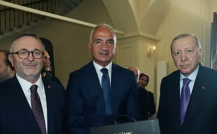 23 Yıllık El Yazması Eser Gün Yüzüne Çıktı:Tıpkıbasımı Cumhurbaşkanı Erdoğan’a Takdim Edildi