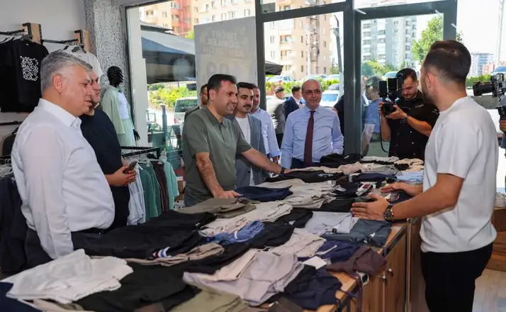 AK Parti İl Başkanı Fatih Özgökçen ve Başkan Pekyatırmacı Esnaf ve Vatandaşlarla Buluştu