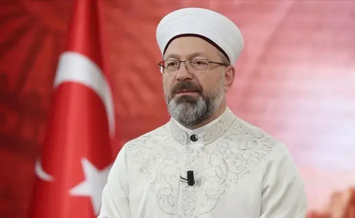 Ali Erbaş'tan Deniz Göktaş'a Sert Tepki: "Mukaddesata Yönelik Yaklaşım Edepsizliktir"