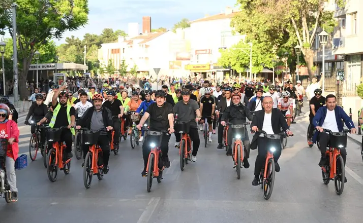 Avrupa Bisiklet Başkenti Konya’da Binlerce Kişi Aynı Anda Pedal Çevirdi