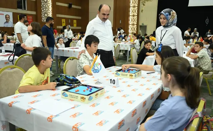 Başkan Altay Genç Komek Öğrencileriyle Bir Araya Geldi