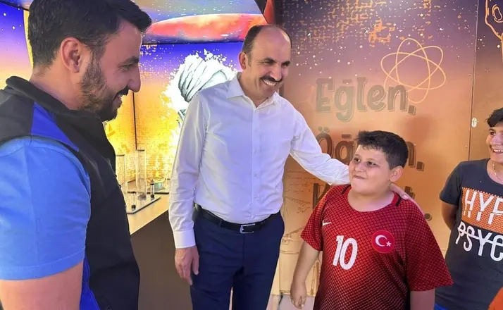 Başkan Altay: “Yeni Bilim Tırımız Çocuklara Bilim Sevgisi Aşılıyor”