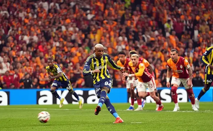 Derbide Gülen Taraf Galatasaray Oldu: Fenerbahçe’ye 3 Gollü Darbe