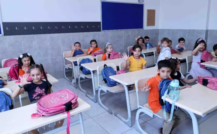 Karatay’da 9 Bin Öğrenciyi Sevindiren Sürpriz! Sıralarında Hazırdı