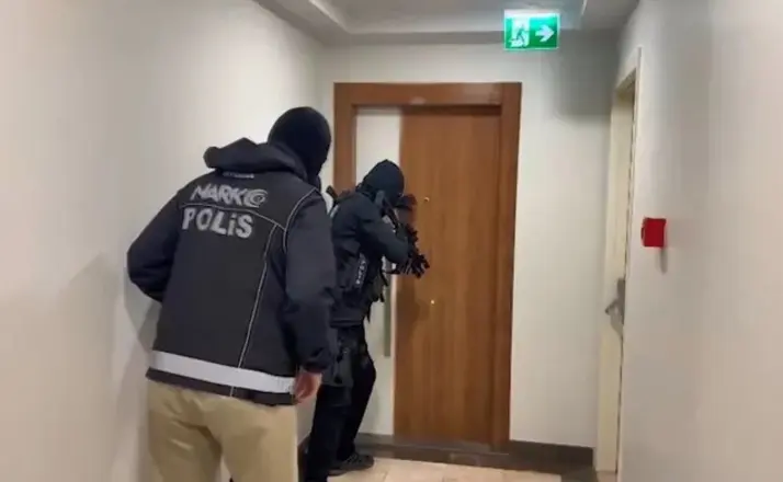 Kırmızı Bültenle Aranan Şüpheli İstanbul’da Yakalandı