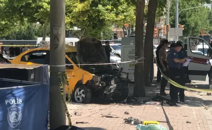 Konya'da Feci Kaza: Kontrolden Çıkan Taksi Anne ve Kızına Çarptı, 2 Kişi Hayatını Kaybetti