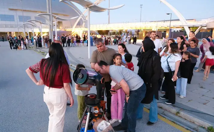 Konya’da Gökyüzü Heyecanı: Bilim Meraklıları Teleskoplarla Gezegenleri Gözlemledi