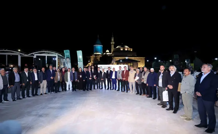 Konya’da Mevlana’nın Huzurunda Şiir Gecesi: 15. Uluslararası Şiir Şöleni Gerçekleştirildi