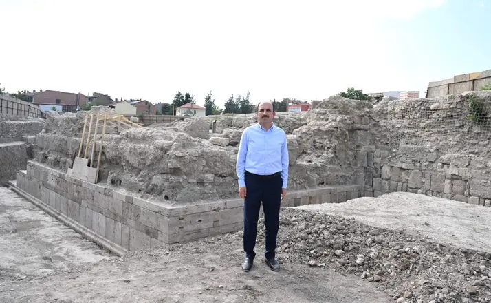 Konya’da Tarih Yeniden Yazılıyor! Larende Kapısı ve Selçuklu Surları Ortaya Çıktı