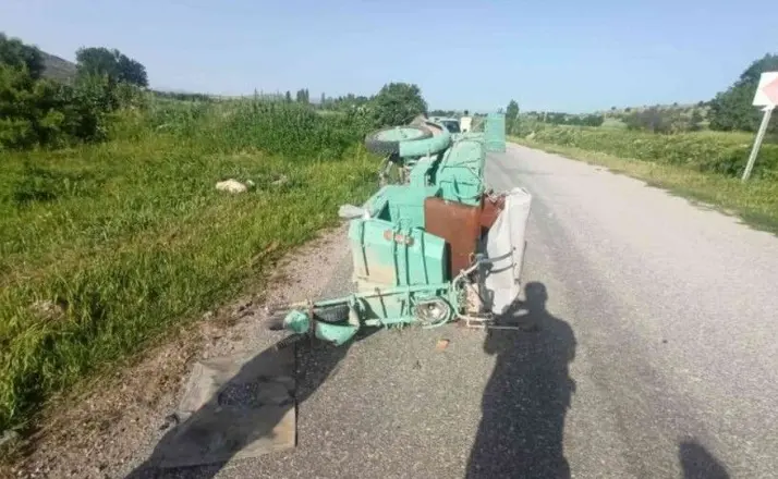 Konya’da üç tekerlekli motosiklet devrildi, sürücü savrularak can verdi