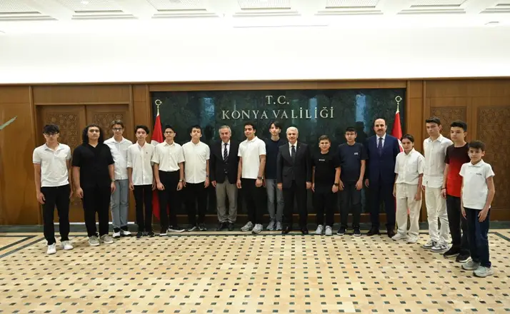 Konya'nın LGS Gururu: 17 Türkiye Birincisi Başarılarıyla Ödüllendirildi