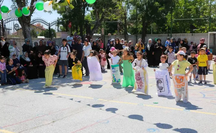 Meram’da ‘Yeşil Fest’ Coşkusu: Çocuklar Oyunlarla Eğlendi, Bağımlılıklara Karşı Bilinçlendi