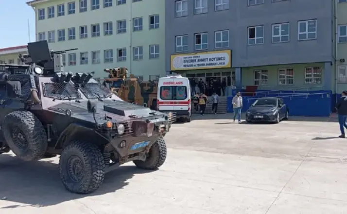 Şanlıurfa'da Okulda Dehşet: Silahlı Saldırı Türkiye’yi Sarstı,16 yaralı