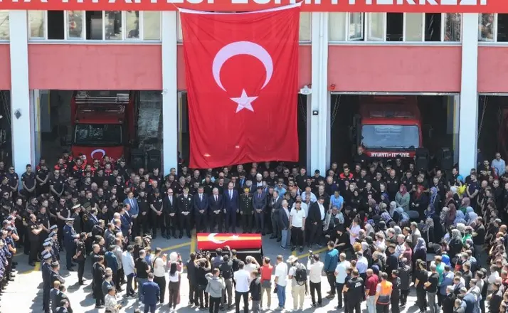 Şehit İtfaiyeci Mehmet Tekeli Son Yolculuğuna Uğurlandı