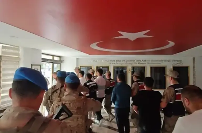 16 İlde Organize Suç Örgütlerine Büyük Operasyon: 228 Şüpheli Yakalandı