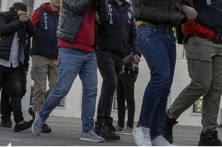 8 ilde FETÖ'nün "adalet teşkilatı" yapılanmasına operasyon