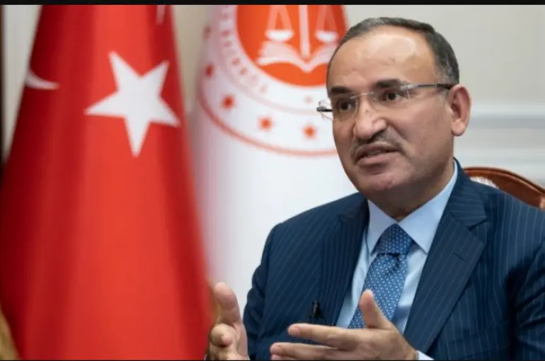 Adalet Bakanı Bekir Bozdağ'dan 'Cinsel İstismar' genelgesi açıklaması