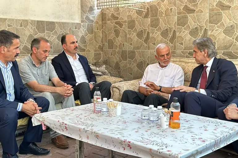 Ak Parti Genel Başkan Yardımcısı Mustafa Demir'den Muharrem Can’ın Ailesine Taziye Ziyareti!