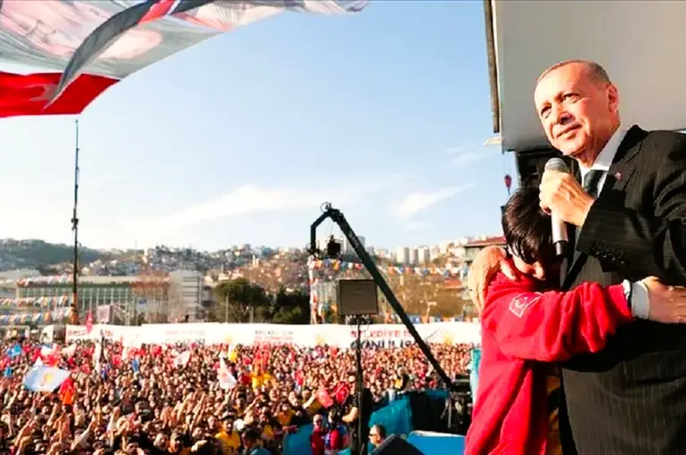 AK Parti Sahaya İniyor! 81 İlde Vatandaşı Dinleyecek!