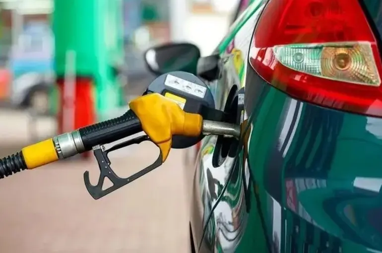 Akaryakıt Fiyatlarına Bu Gece İtibariyle İndirim Geliyor!