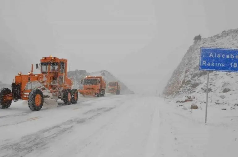 Alacabel Geçit'i beyaza büründü!