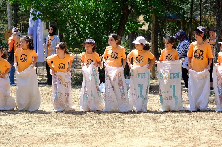 Anne ve Kızlar Doğayla İç İçe Unutulmaz Bir Gün Geçirdi