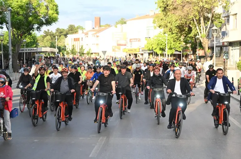 Avrupa Bisiklet Başkenti Konya’da Binlerce Kişi Aynı Anda Pedal Çevirdi