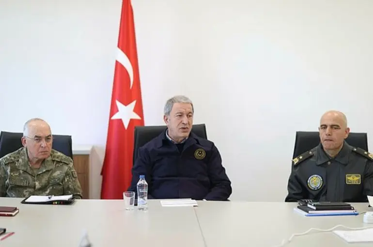 Bakan Akar'dan "Asker kışladan geç çıkarıldı" iddiasına sert tepki: İyi niyetle izah edilemez