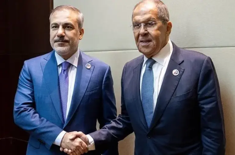 Bakan Fidan’dan Diplomasi Vurgusu! Lavrov ile İsrail-İran Gerilimini Görüştü!