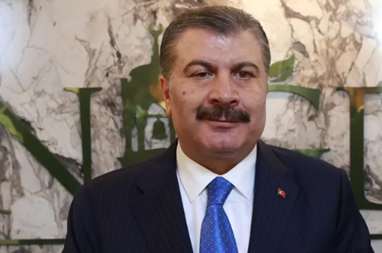 Bakan Koca, yeni dönemin ilk mesai gününde alkışlarla karşılandı